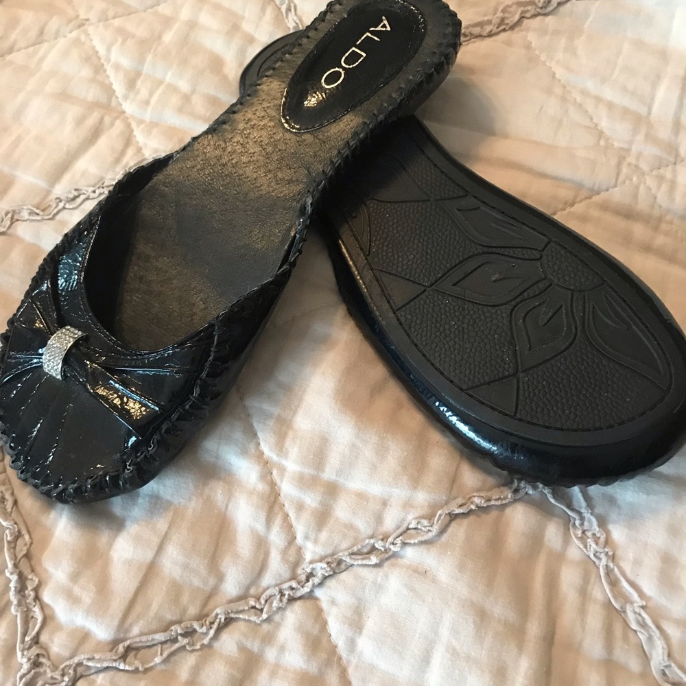Shoes - Picture 4 of 6